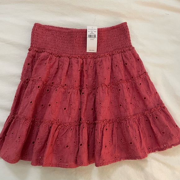 American Eagle pink tiered eyelet skirt - Picture 1 of 3